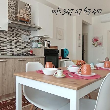 B & B Civico 6 Rooms Salerno Ngoại thất bức ảnh