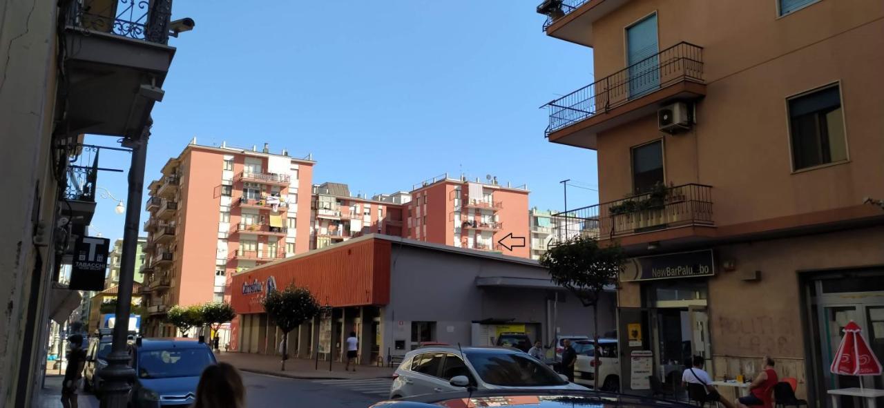B & B Civico 6 Rooms Salerno Ngoại thất bức ảnh