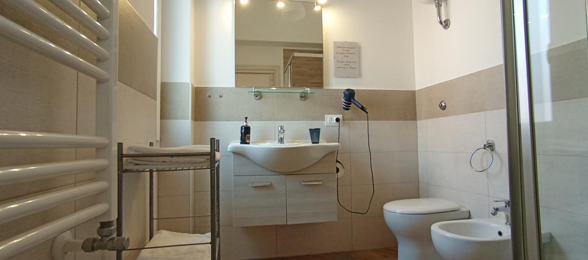 B & B Civico 6 Rooms Salerno Ngoại thất bức ảnh