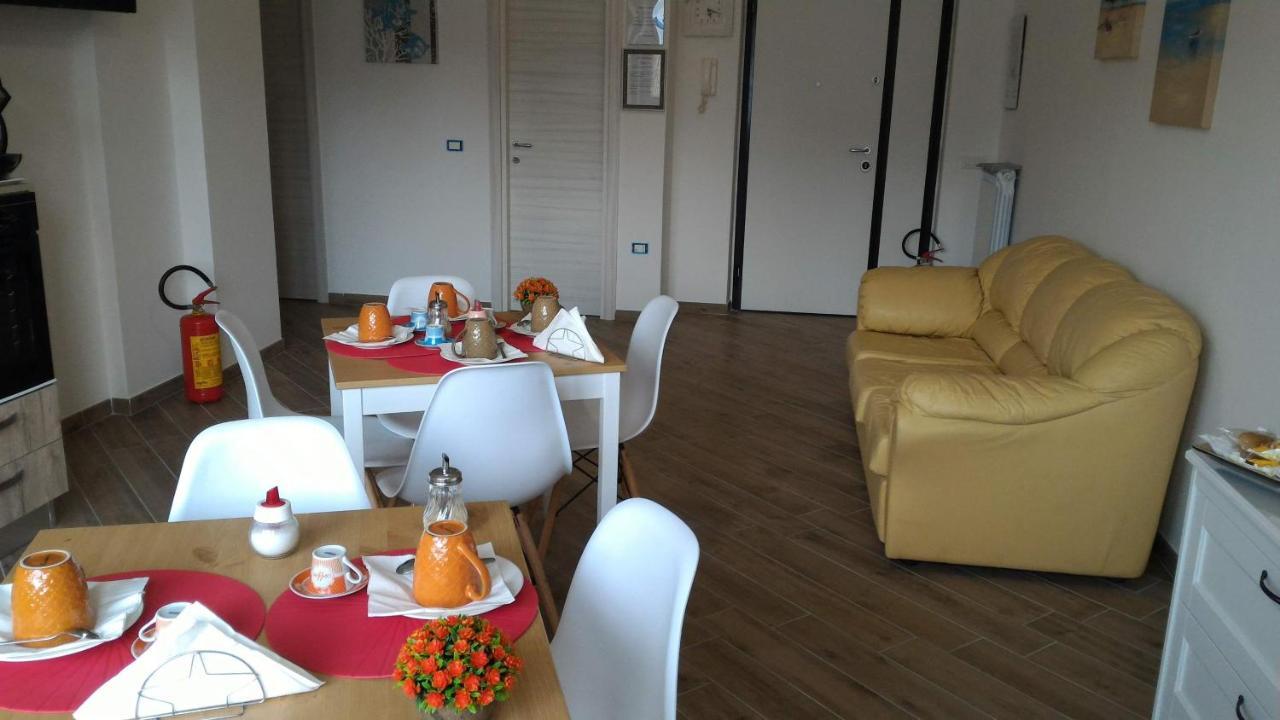 B & B Civico 6 Rooms Salerno Ngoại thất bức ảnh