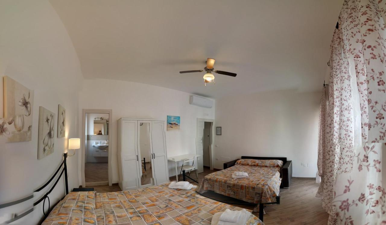 B & B Civico 6 Rooms Salerno Ngoại thất bức ảnh