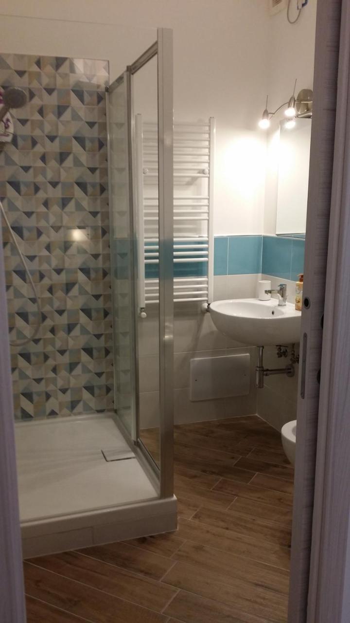 B & B Civico 6 Rooms Salerno Ngoại thất bức ảnh
