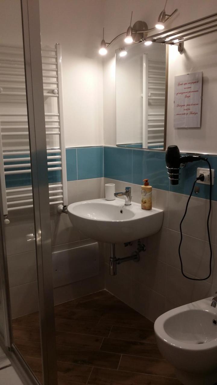 B & B Civico 6 Rooms Salerno Ngoại thất bức ảnh