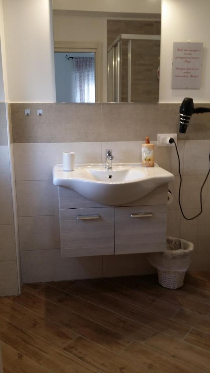 B & B Civico 6 Rooms Salerno Ngoại thất bức ảnh